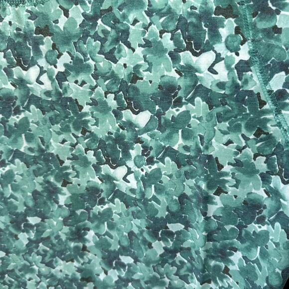 NEW Isaac Mizrahi Live! QVC Soho Printed 3/4 Sleeve Top Sz M Green Floral Soft - Picture 2 of 6